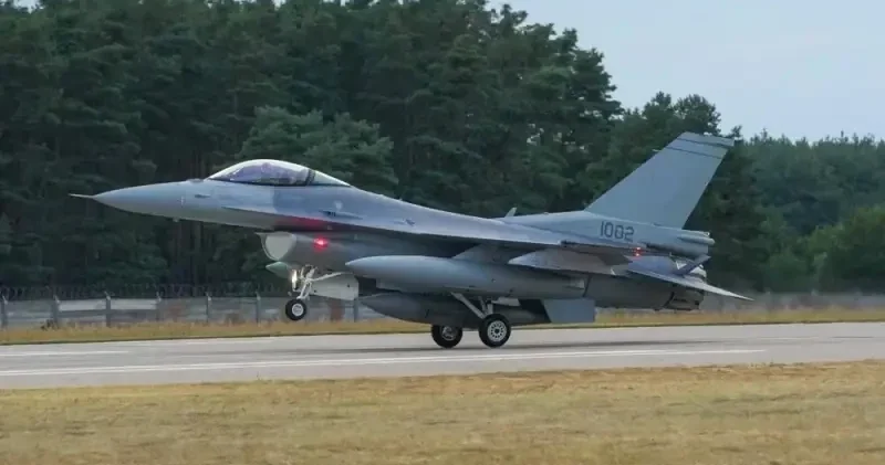 Словакия получила 14 американских истребителей F 16 Block 70