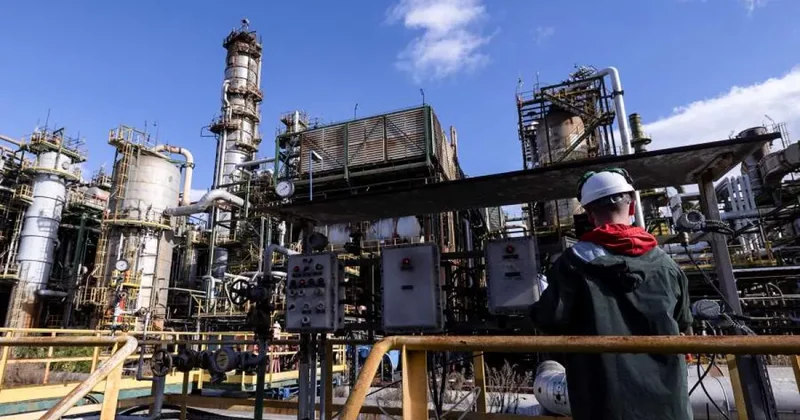 СМИ: Цены на нефть могут вырасти до 140 долларов за баррель