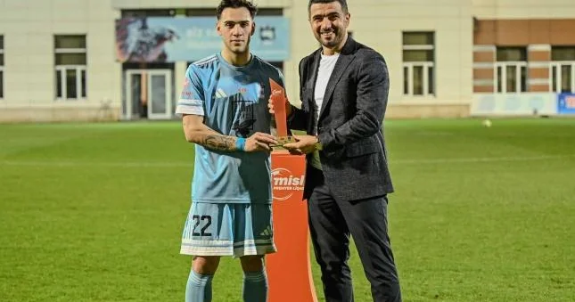 Zirə nin futbolçusu mükafatlandırıldı