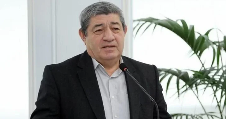 Академик: Нужно включить в лексику азербайджанского языка слова Vopşe , tak çto , znaçit
