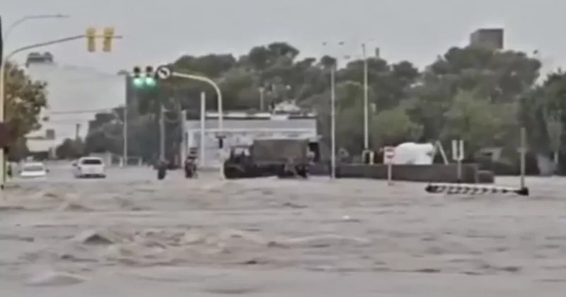 Автомагистрали в Аргентине оказались под водой