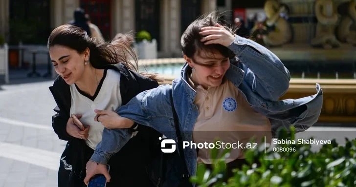 Желтый уровень опасности: ветреный день ожидается в Баку и регионах Азербайджана