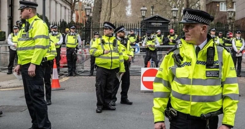 Londonda üç iranlı qanunu pozmaqda ittiham olunublar