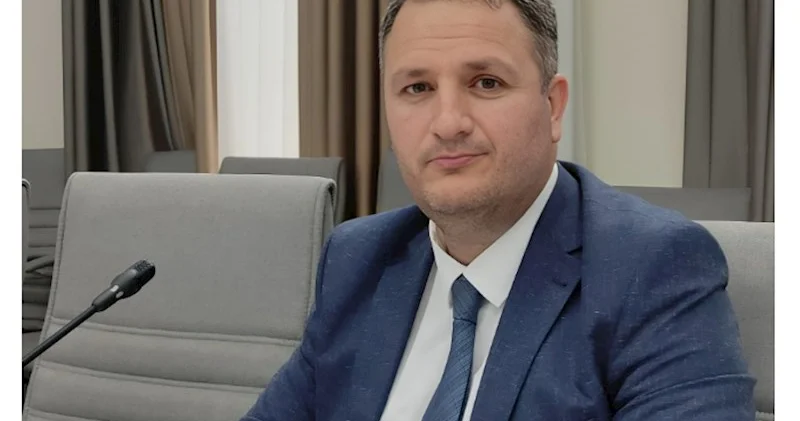 Bu rus sözləri lüğətə əlavə edilir? Dilçi alimdən akademikə ETİRAZ