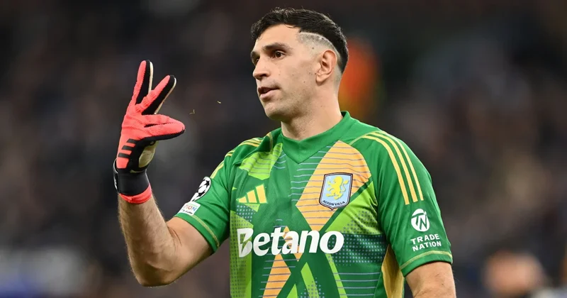 Aston Villa dünya çempionu ilə yollarını ayıracaq