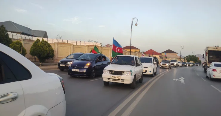 Araz Naxçıvan Avropaya vəsiqə qazandı, şəhərdə yürüş keçirildi