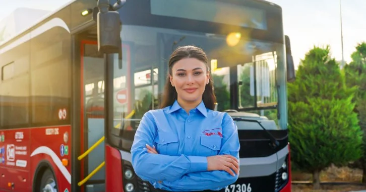 Bakubus qadın sürücü axtarır