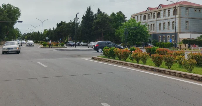 Avtobus problemi “Aylıq gəlirimizi taksilərə veririk” FOTO
