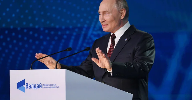 Putin Abxaziya və Cənubi Osetiya sakinlərinə Rusiya pasportları verir