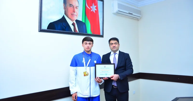 Seymur Orucov dünya çempionunu təltif etdi FOTOLAR