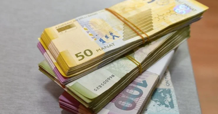 Bakıda satıcı işlədiyi mağazadan 20 min manat oğurladı