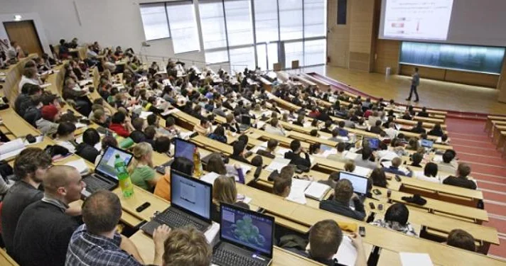 Bakıdakı bu universitet işçi axtarır 345 boş yer var