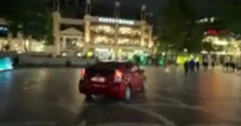 Prius un Nizami küçəsinə girməsinə kim icazə verib? VİDEO