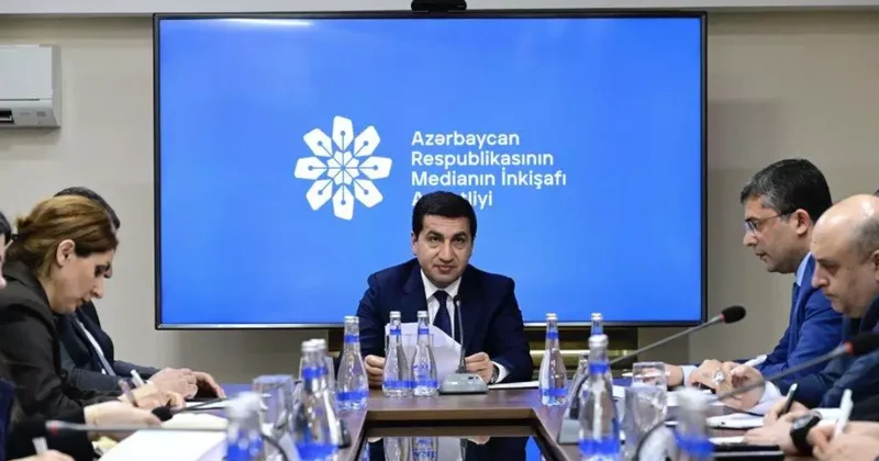 Medianın İnkişafı Agentliyində Hikmət Hacıyevin rəhbərliyi ilə görüş keçirildi