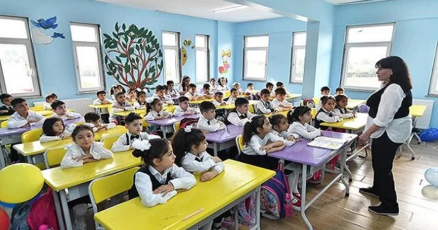Bakının 7 rayonundan tədris onlayn olacaq Sabahdan