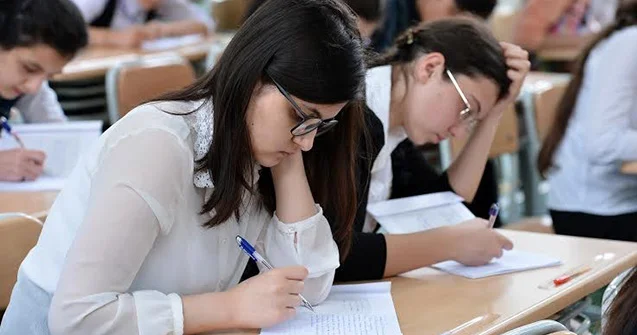 Magistraturaya qəbul imtahanı keçirildi, 1 nəfərdə telefon aşkarlandı Yenilənib