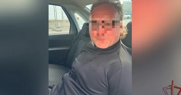Muzeydə taxta oturan şəxs saxlanıldı