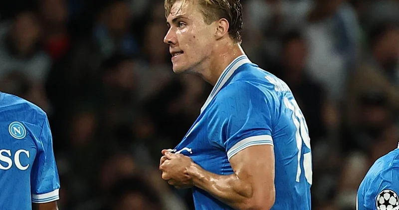 “Napoli” Höylundu birdəfəlik transfer edir