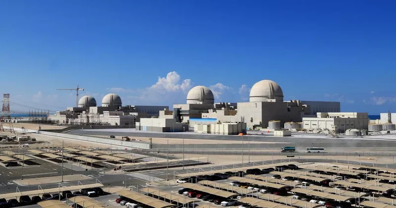 В ОАЭ беспилотник вызвал пожар у АЭС Барака , радиологической опасности нет