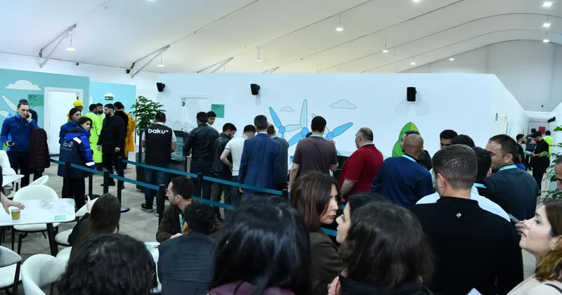 WUF13 ün Media Mərkəzində qızğın iş gedir FOTOLAR