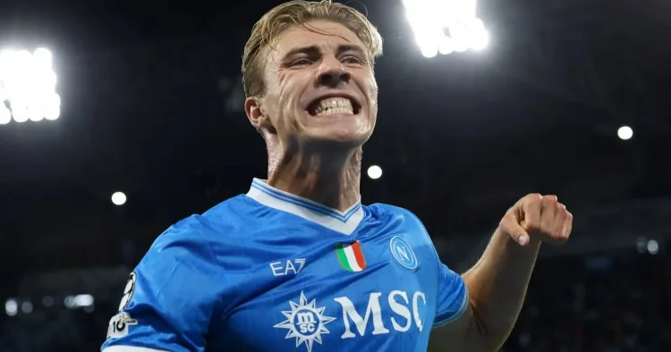 Napoli ÇL yə vəsiqəni təmin etdi danimarkalı futbolçunun satınalma maddəsi aktivləşdi