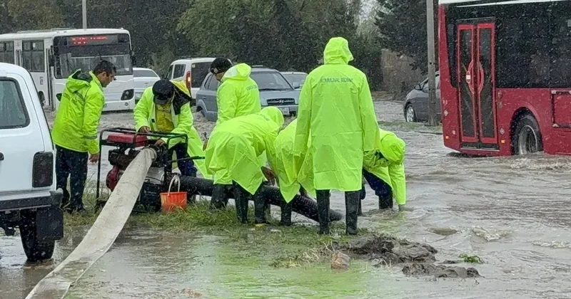 Yağışlarla əlaqədar Bakı Şəhər İcra Hakimiyyəti intensiv iş rejimindədir FOTOLAR