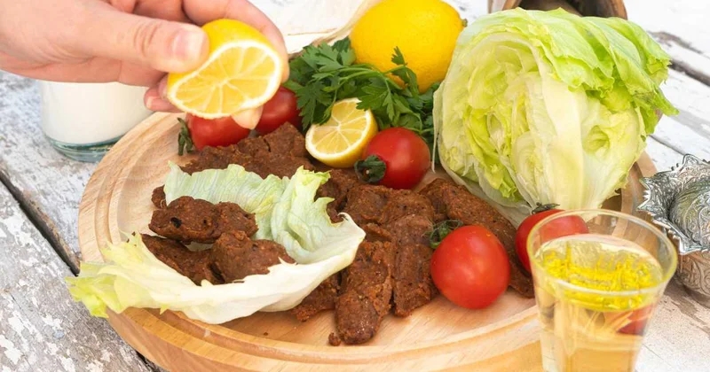 3 kilo yarım çiy köftə YEDİ: 3.700 manat qazandı VİDEO
