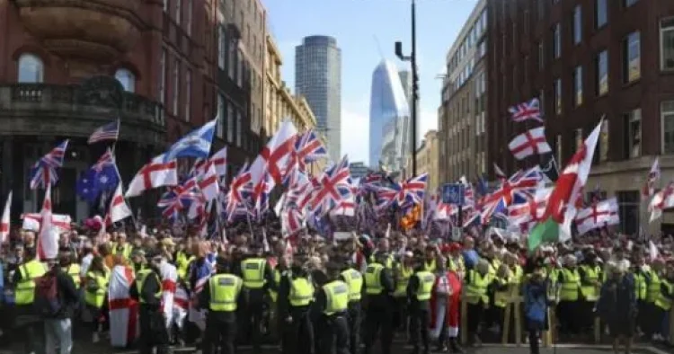 Londonda və bir neçə başqa şəhərdə kütləvi etirazlar keçirilib