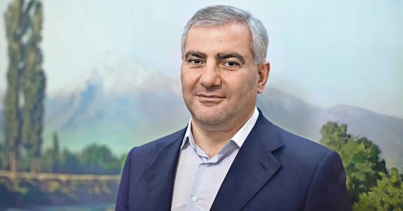 Ermənistan polisi rusiyalı iş adamı Samvel Karapetyanın evində axtarışlara başlayıb