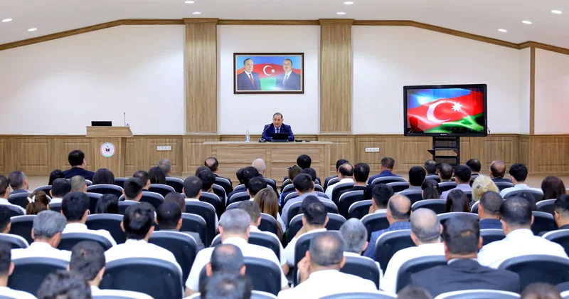 Naxçıvanda “Milli iqtisadiyyat və dövlət idarəçiliyi” mövzusunda təlim keçirilib FOTO
