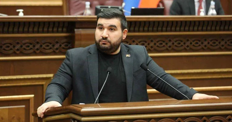 Deputat erməni milyarderin cavabını verdi Paşinyan hökumətini hədələmişdi