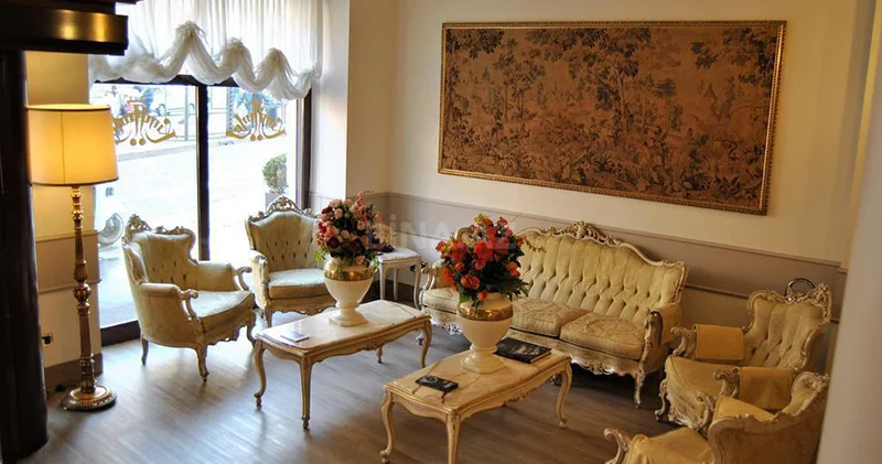 İçərişəhərdəki tarixi hotel satışa çıxarıldı (FOTO)