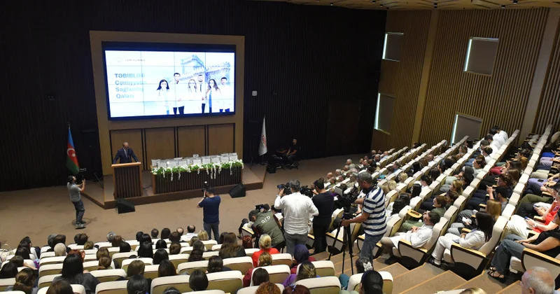 Yeni Klinikada “Təbiblər Cəmiyyətin sağlamlıq qalası” adlı tədbir keçirilib