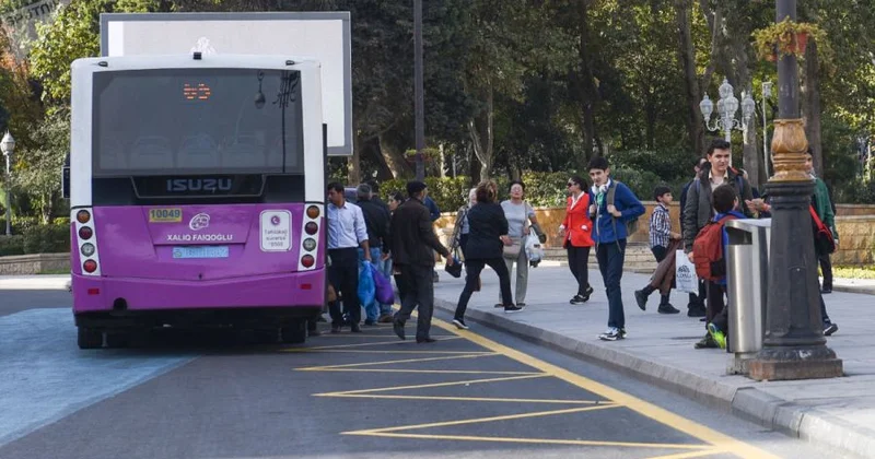 Bəzi avtobuslarda QR ilə ödənişlərdə balansdan beş qəpik artıq gediş haqqı tutulur?