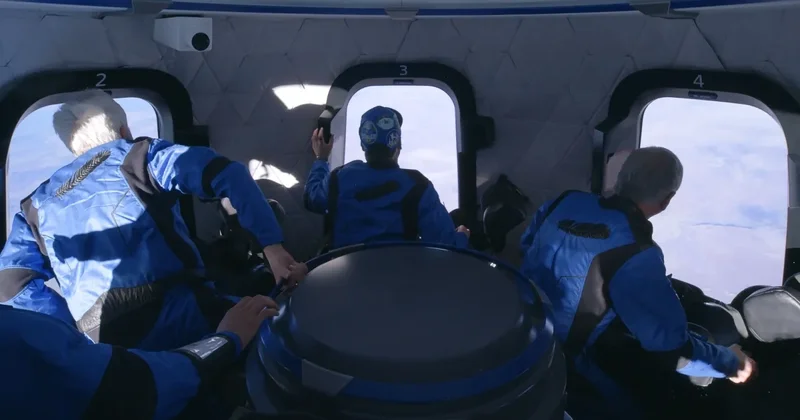 Ekoloq, arıçı və hüquqşünas: Blue Origin 13 cü kosmik turizm uçuşunun iştirakçılarını tanıtdı
