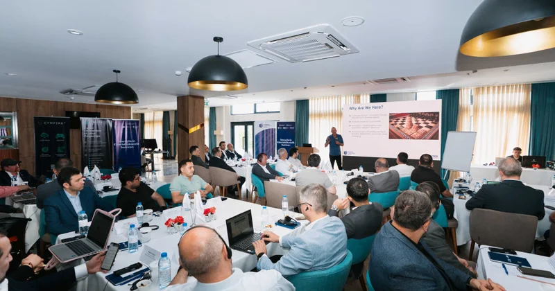 Dövlət qurumlarının rəhbər nümayəndələri üçün kibertəhlükəsizlik üzrə seminar keçirilib