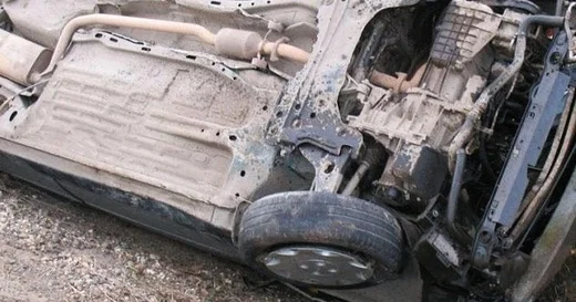 4 qadının olduğu Prius” dərəyə aşdı Hamısı sərxoş imiş