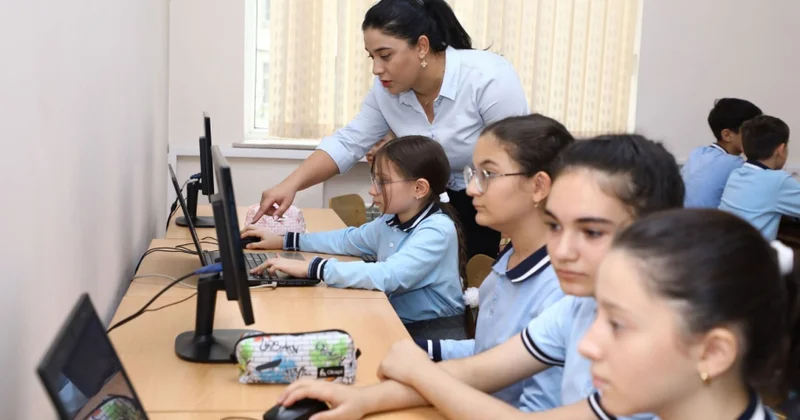 Paytaxtın 270 təhsil müəssisəsində “Rəqəmsal bacarıqlar” layihəsi tətbiq olunub