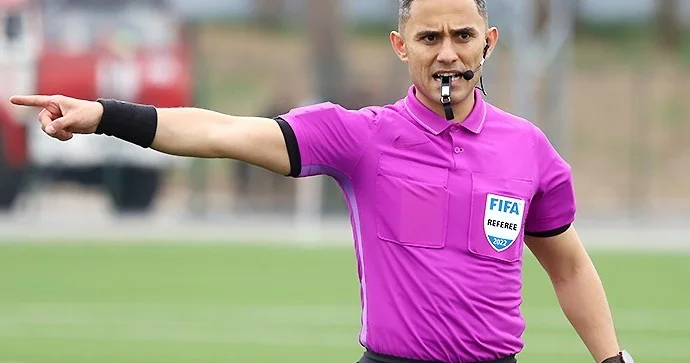 Məsiyevdən 1 qırmızı vərəqə və 1 penalti
