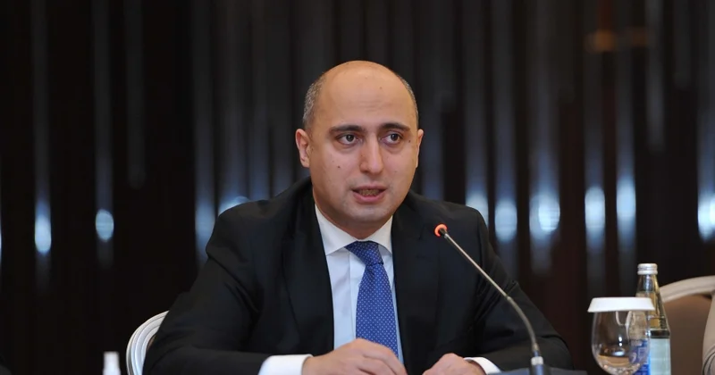 Rüşvət sisteminin himayədarları: Emin Əmrullayev və Eşqi Bağırov niyə susur?
