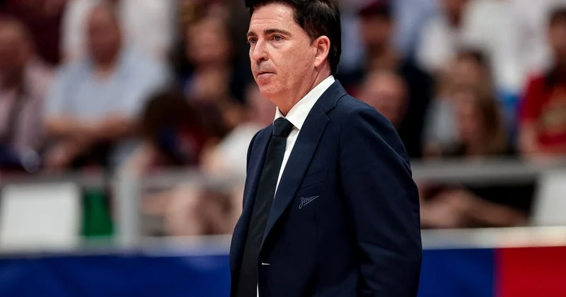 Zenit çempion məşqçini yola salıb