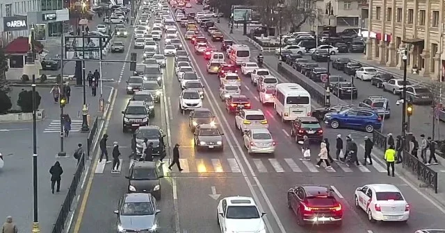 Bakının bu yolları TIXACDIR SİYAHI