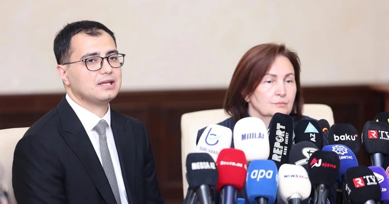 İmtahanlarda iştirak edən müəllimlər mükafatlandırılırlar MÜTDA rəsmisi