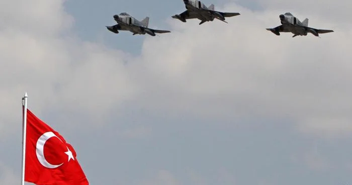Турция провела первые сутки войны в режиме боевой готовности: раскрыты детали