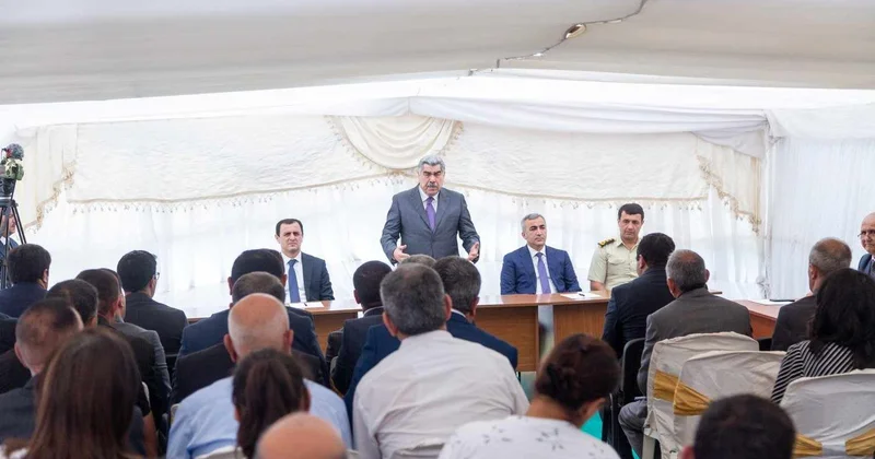 Rüstəm Xəlilov Seyidsadıqlı kəndində vətəndaşları dinləyib FOTO