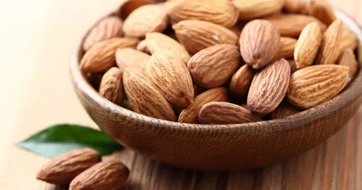 Hər gün badam yemək olarmı? Dietoloqdan CAVAB