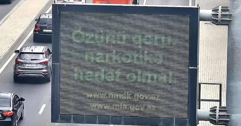 “Özünü qoru, narkotikə hədəf olma!” şüarı elektron informasiya terminallarında nümayiş etdirilir