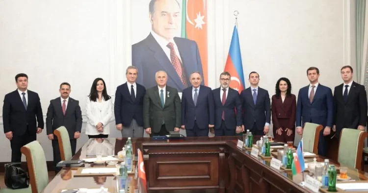 Türkiyənin Baş Ombudsmanı Azərbaycan Prokurorluğunun 100 illiyi yubiley medalı ilə təltif edildi
