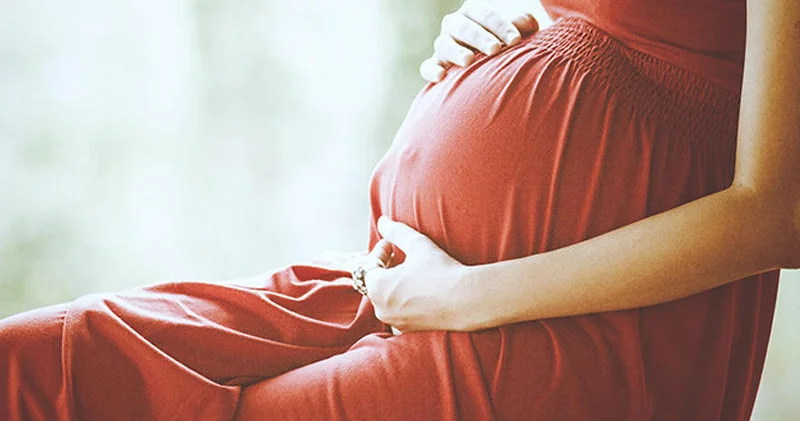 Riskli hamiləlik: Nə vaxt yataq rejiminə ehtiyac var? ARAŞDIRMA