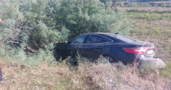 Yevlaxda idarəetmədən çıxan avtomobil qəzaya uğradı VİDEO YENİLƏNİB